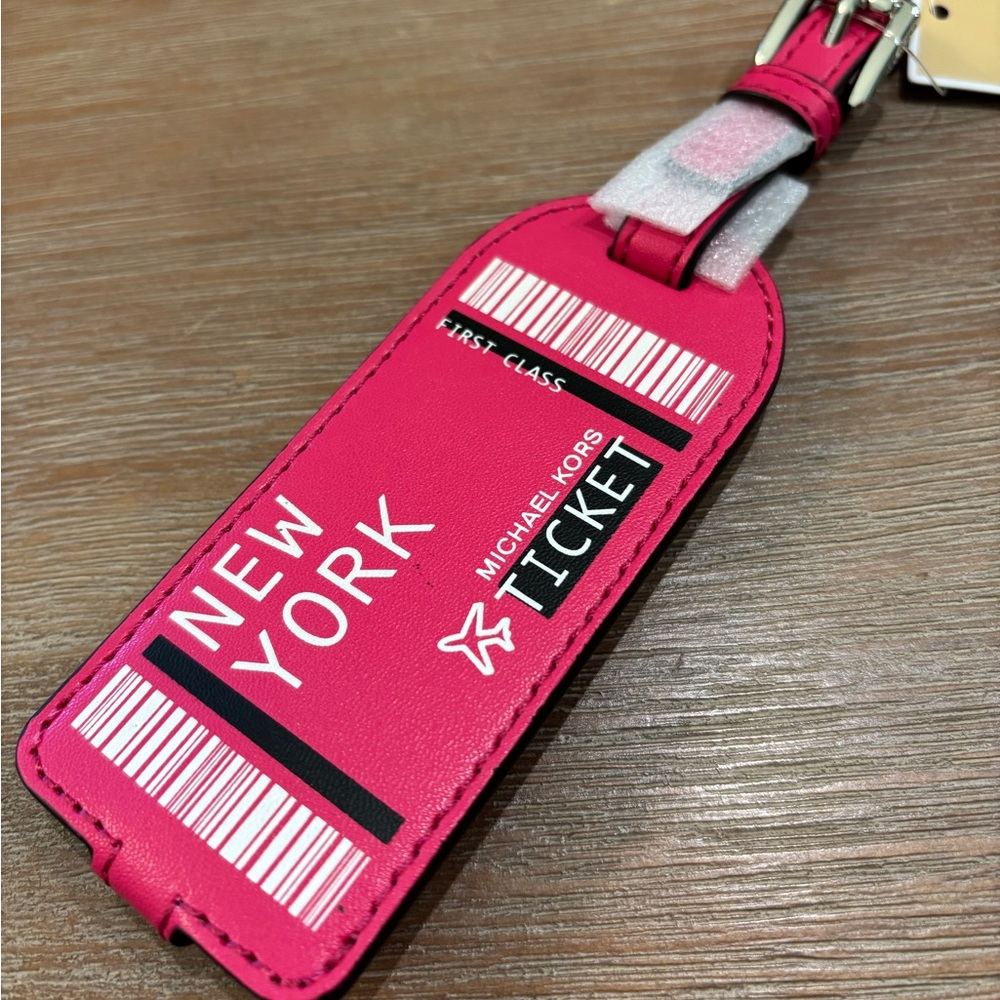 Michael Kors Pink New York leather Luggage Tag - Picture 4 of 6
